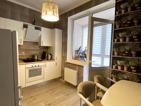 квартира за адресою Кирило-Мефодіївська вул., 2