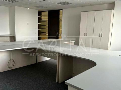 комерційна за адресою Науки просп., 3