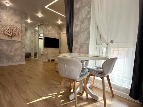 квартира за адресою Євгена Чикаленка вул. (Аржанова), 1