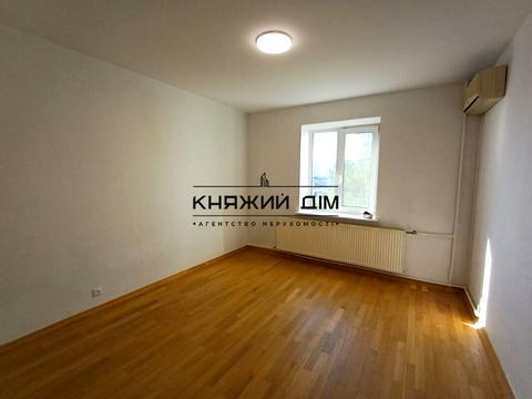 комерційна за адресою Бориса Гмирі вул., 13