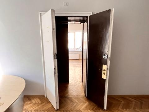 комерційна за адресою Шведська вул., 3