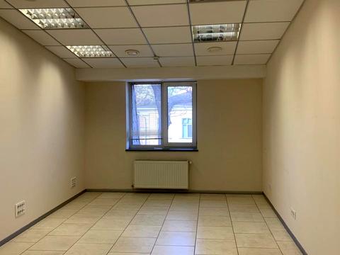 комерційна за адресою Єврейська вул., 23