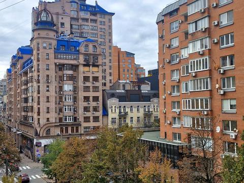 комерційна за адресою Олександра Кониського вул., 46/11