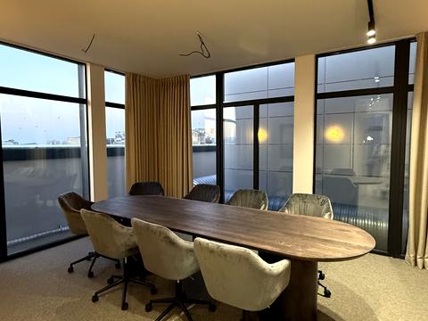 комерційна за адресою Бульварно-Кудрявська вул. (Воровського), 15