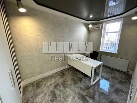 коммерческая по адресу Евгения Коновальца ул. (Щорса), 32-Б