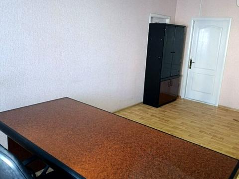 комерційна за адресою Кам'янецька вул., 122