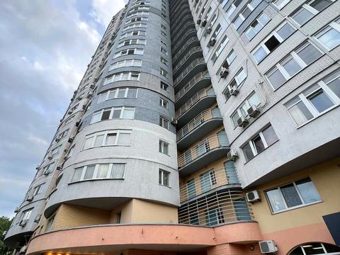 квартира за адресою Верховної Ради бульв., 14-Б