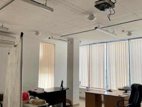комерційна за адресою Отакара Яроша вул., 18