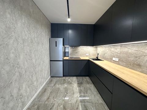 квартира за адресою Космічна вул., 5