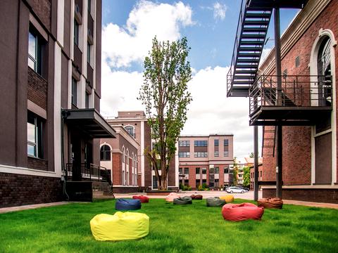 комерційна за адресою Олени Теліги вул., 6