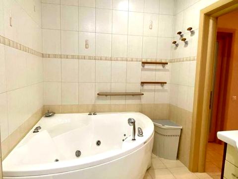квартира за адресою Почайнинська вул., 25/49