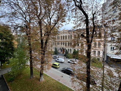 комерційна за адресою Івана Франка вул., 26