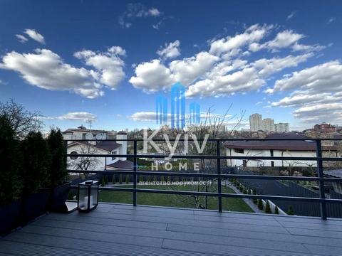 дом по адресу Листопадная ул.