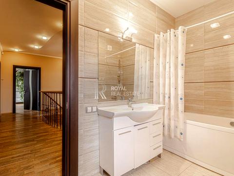 будинок за адресою Орхідейна