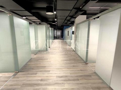 комерційна за адресою Євгена Коновальця вул. (Щорса), 36