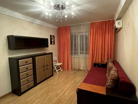 квартира за адресою Ореста Левицького вул. (Академіка Курчатова), 18