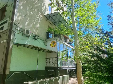 комерційна за адресою Незалежності вул., 18а