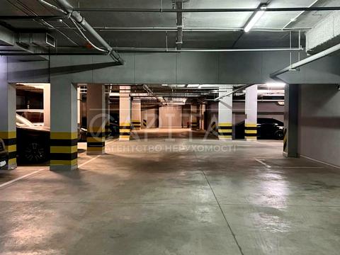паркомісце за адресою Джона Маккейна вул. (Івана Кудрі), 3-А