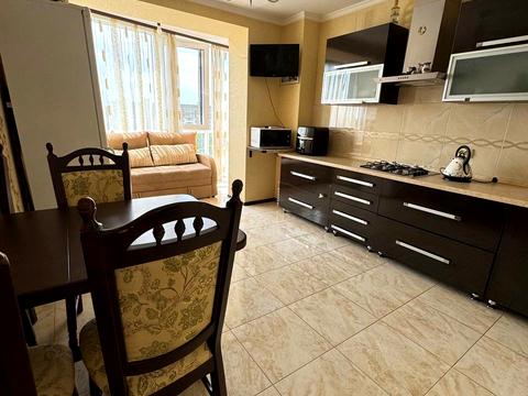 квартира за адресою Зарічанська вул., 8/4