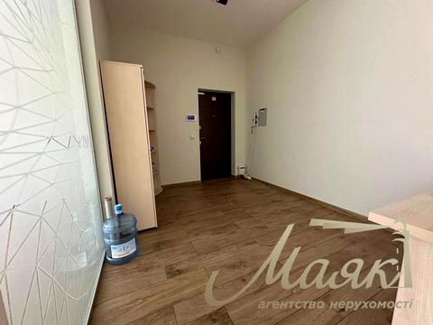 комерційна за адресою Джона Маккейна вул. (Івана Кудрі), 26