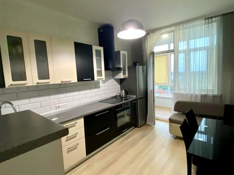 квартира за адресою Бажана, 8б