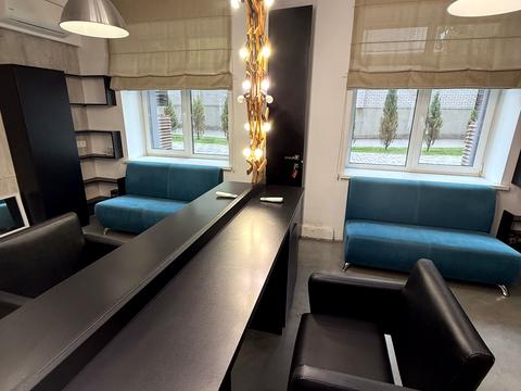 комерційна за адресою Левка Лук'яненка вул. (Василя Жуковського), 16, 18, 20, 24