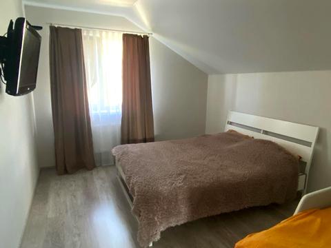 будинок за адресою с. Гнідин, Приозерна, 14