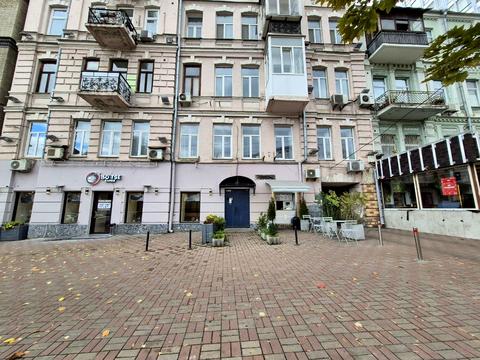 комерційна за адресою Еспланадна вул., 30