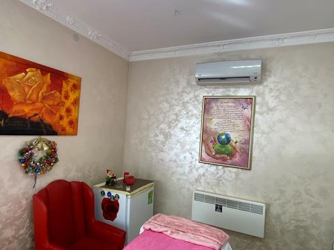 комерційна за адресою Інститутська вул., 6а