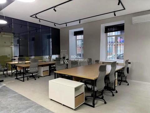 комерційна за адресою Володимирська вул., 81-Б