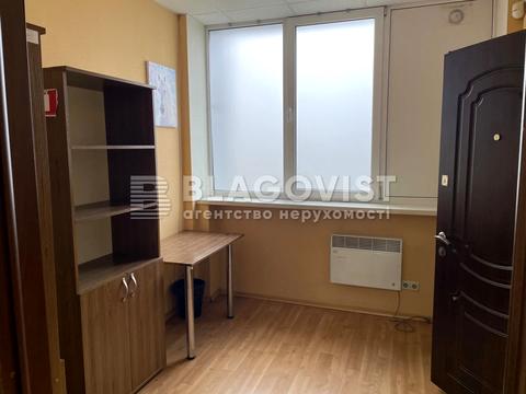 комерційна за адресою Жилянська вул., 101