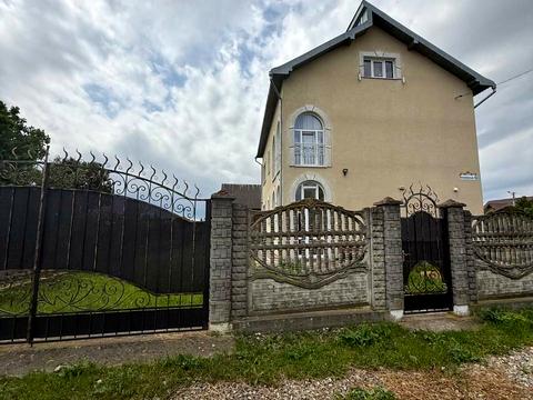 будинок за адресою коновальця, 4