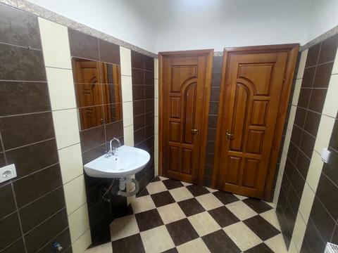 комерційна за адресою Героїв УПА вул., 73