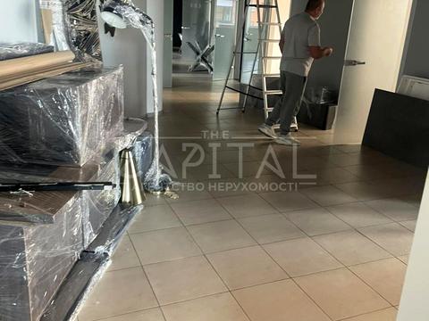 комерційна за адресою Лесі Українки бульв., 23-Б
