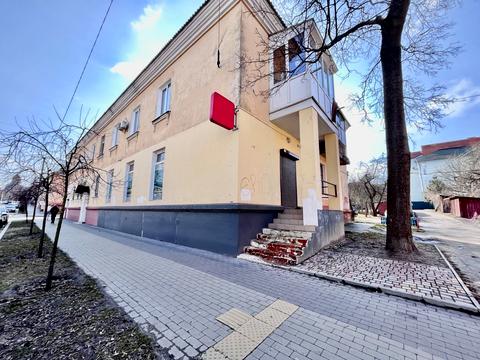 комерційна за адресою П'ятницька вул., 14