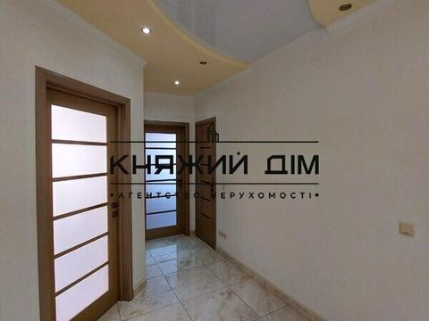 комерційна за адресою Борщагівська вул., 206