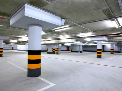 паркомісце за адресою Андрія Верхогляда вул. (Михайла Драгомирова), 5