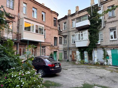 квартира за адресою Майдан Озерний вул. (Боброва), 5