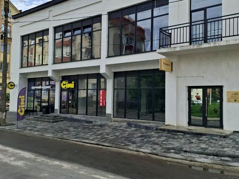 комерційна за адресою Лесі Українки просп., 12