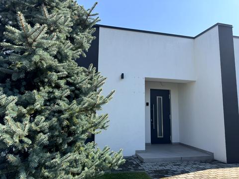 будинок за адресою Привітна, 1