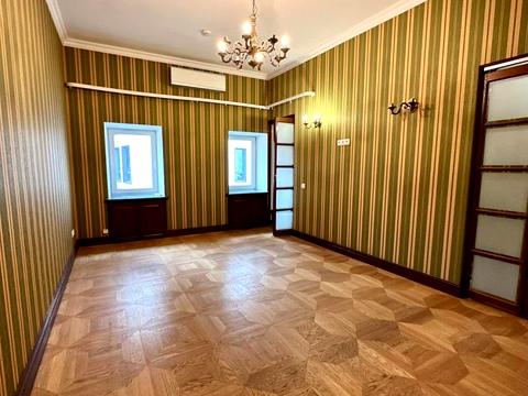 комерційна за адресою Михайлівська вул., 12-Б