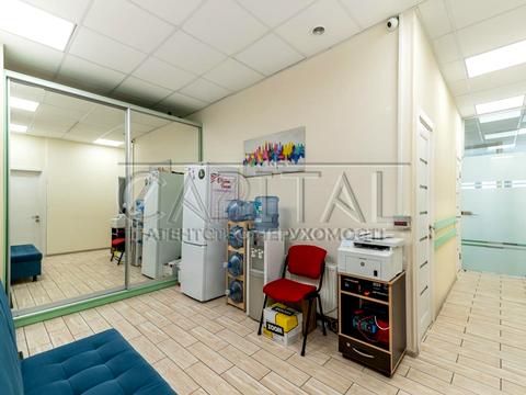 коммерческая по адресу Андрея Верхогляда ул. (Михайла Драгомирова), 15