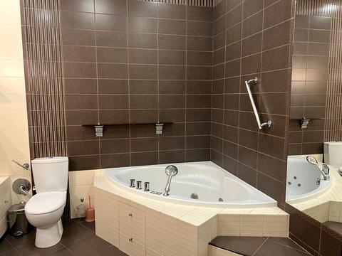 квартира за адресою Олександра Олеся вул., 63