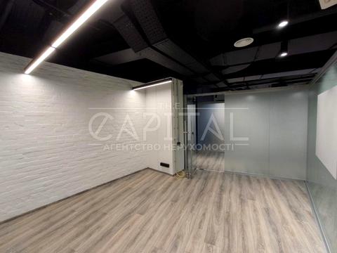 комерційна за адресою Євгена Коновальця вул. (Щорса), 36