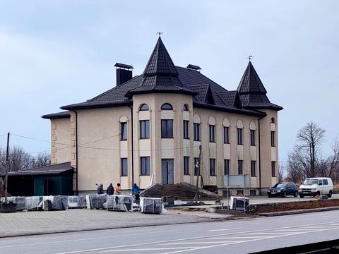 комерційна за адресою Першотравнева, 80