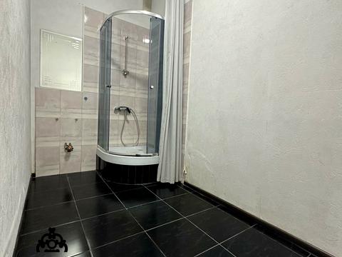 комерційна за адресою Боголюбова вул., 18