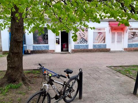 комерційна за адресою Братів Дужих вул. (Володимира Комарова), 3