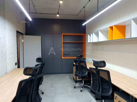 комерційна за адресою Саксаганського вул., 37-К