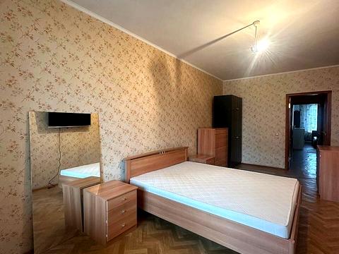 квартира за адресою Анни Ахматової вул., 16-Б