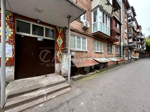 комерційна за адресою Білоруська вул., 10/18